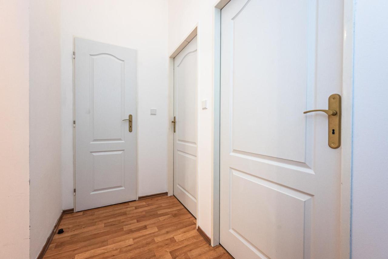 Apartment Lublanska 48 Prag Eksteriør billede